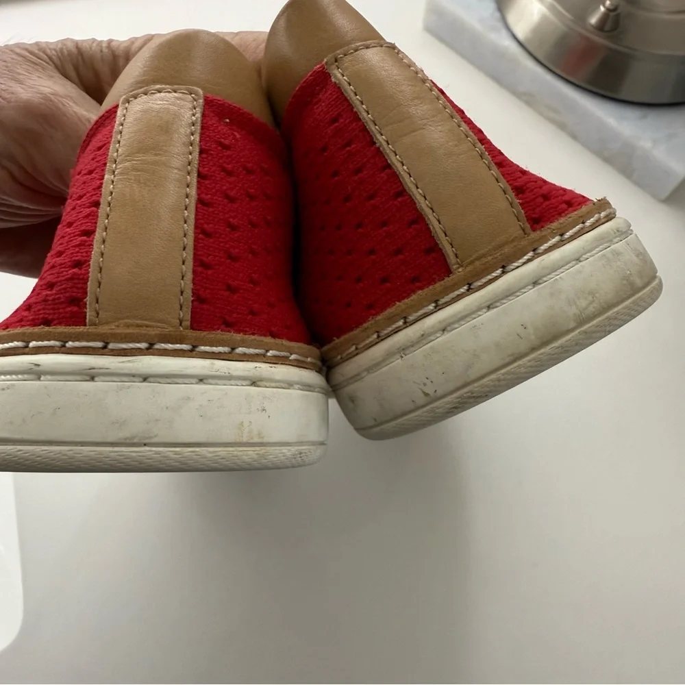 Ugg Sammy Slip On Knit Sneaker Red Casual Size 9